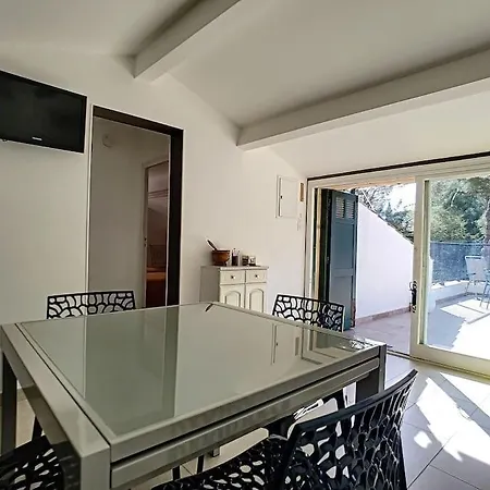 Appartement Farigoule Clim Wifi Acces Privatif Jardin Piscine Parking